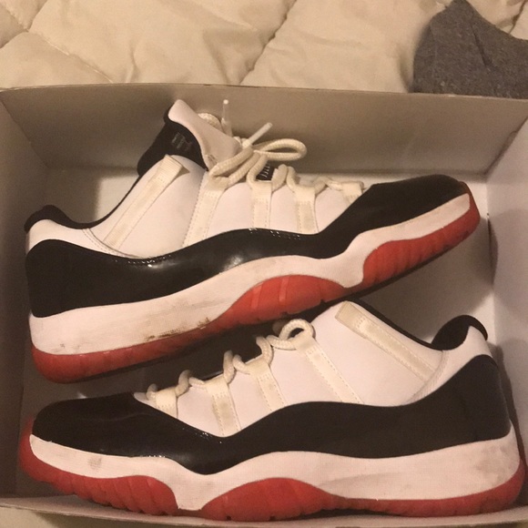 Air jordan 11 retro low breds